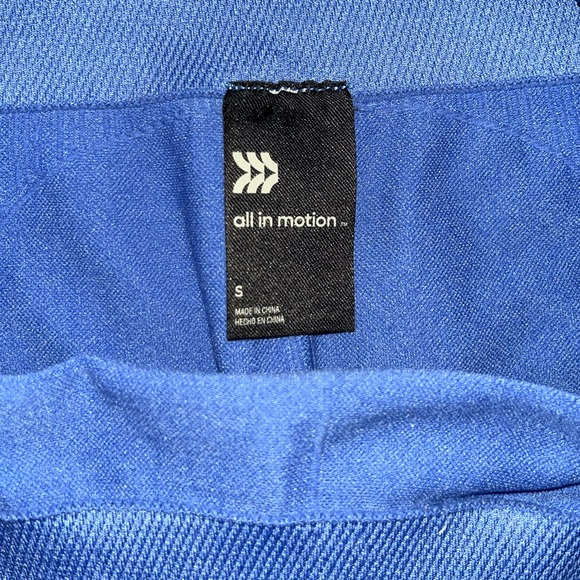 All In Motion Women’s Seamless Crop Top And Bike Shorts 8” - Picture 5 of 5